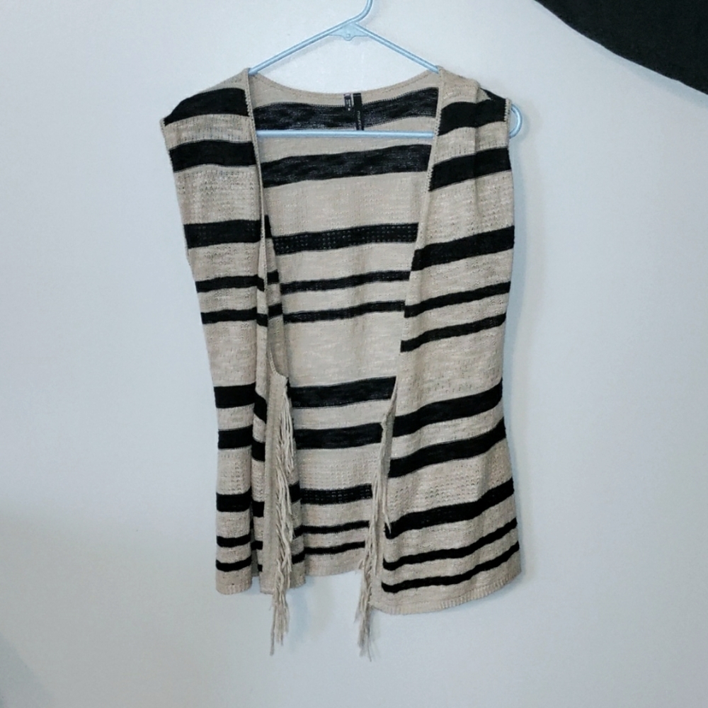Women's tan and black sleeveless sweater cardigan with fringe size small
